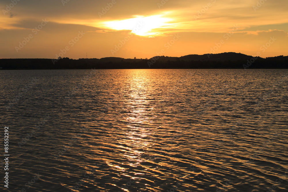 Naklejka premium river and sutset