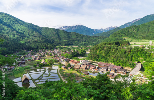 世界遺産　白川郷合掌造り集落　全景 photo