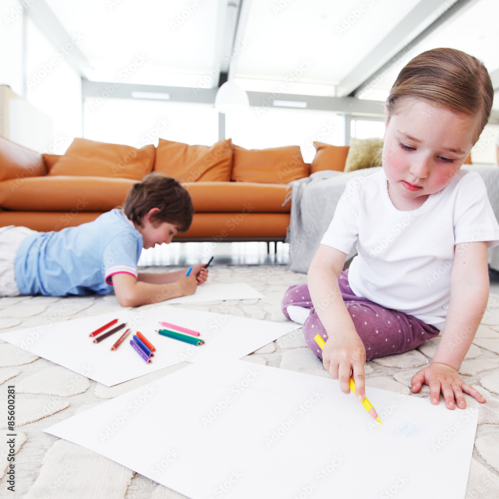 brother and sister drawing pictures brother and sister drawing pictures