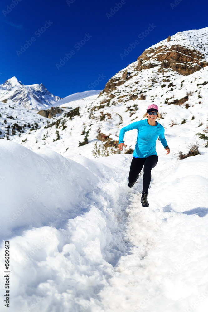 Cross country running in winter mountains