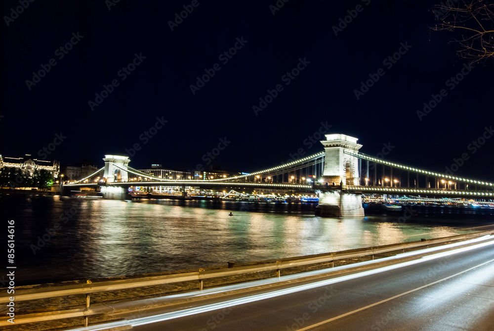 Obraz premium Hungary-Budapest Chain Bridge