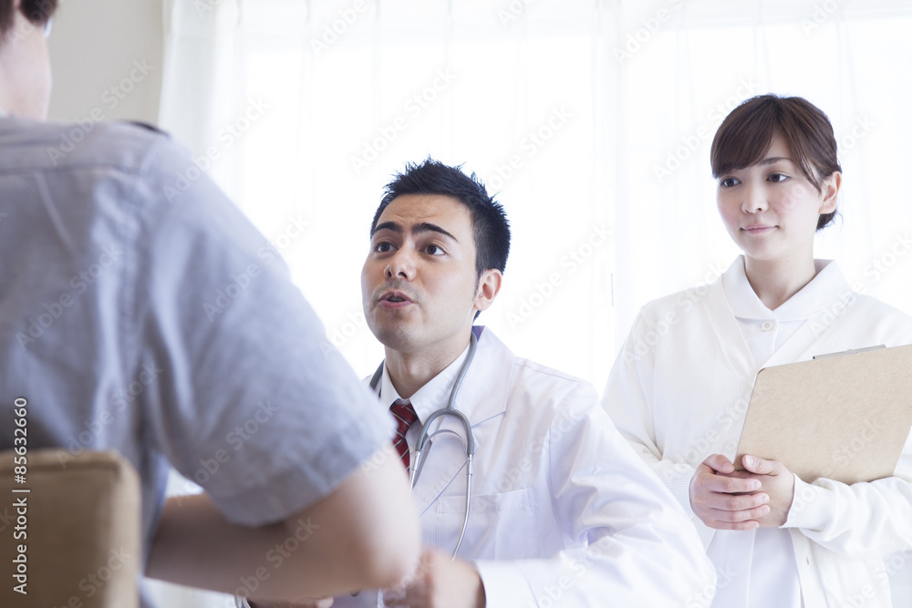 仕事をする医師