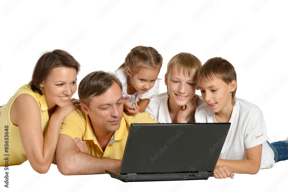  family with laptop 