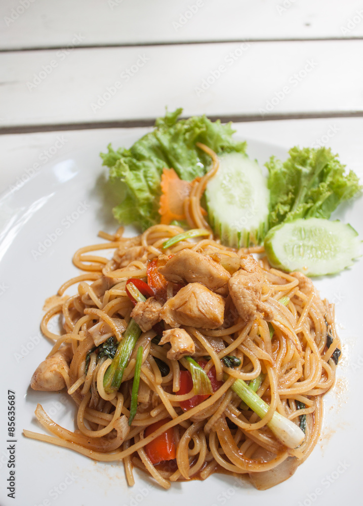 spaghetti with Thai-style sauce with Chicken spaghetti with Thai-style sauce with Chicken