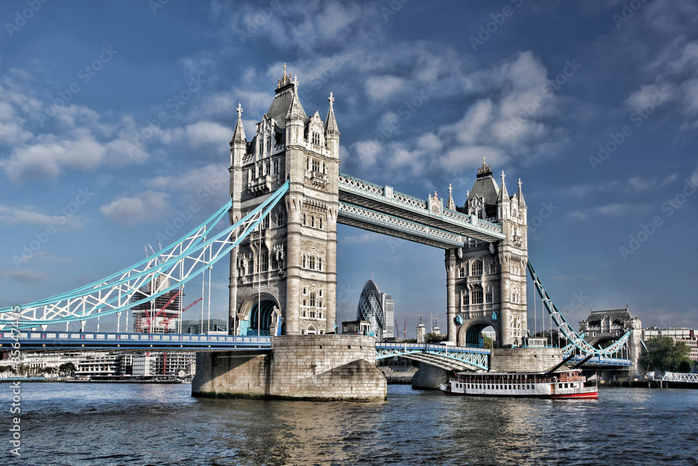 Obraz premium Tower Bridge in London, England