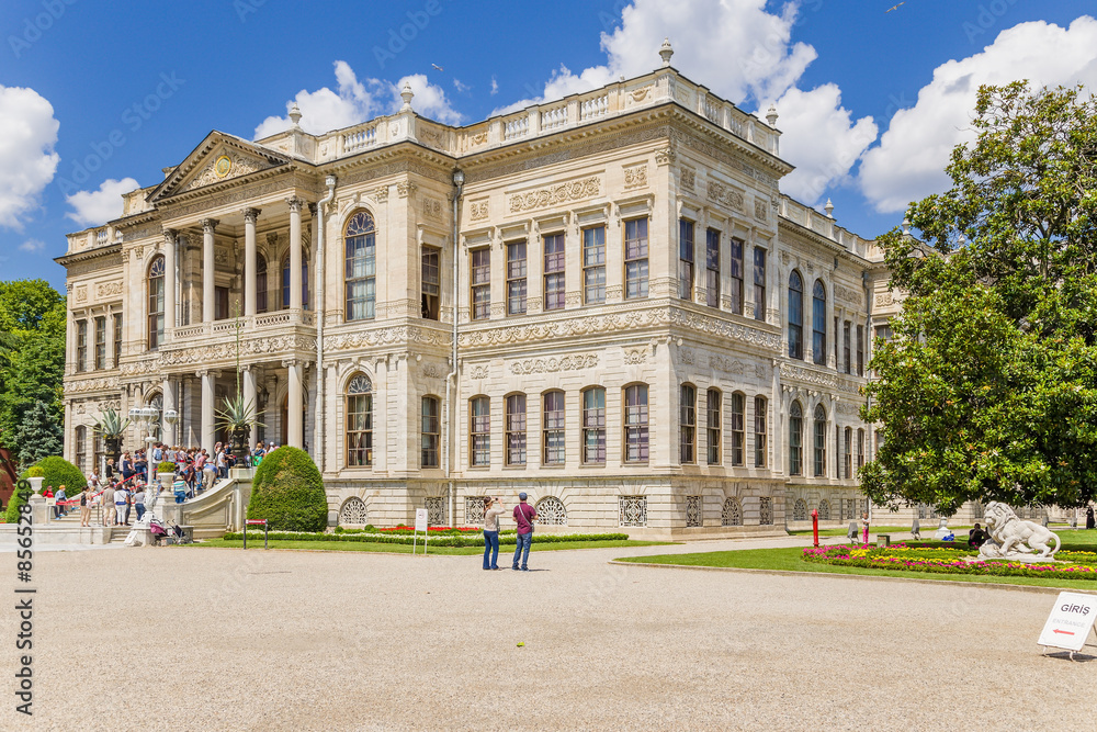 Fototapeta premium Istanbul, Turkey. The main entrance of Dolmabahce Palace