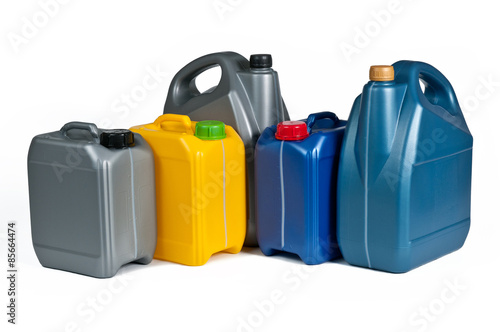 Plastic canisters for machine oil