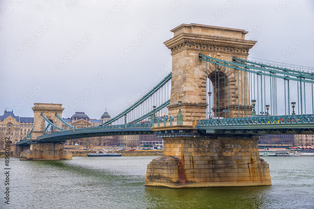 Obraz premium Chain Bridge 