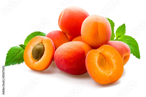 Aprikosen auf einen Untergrund