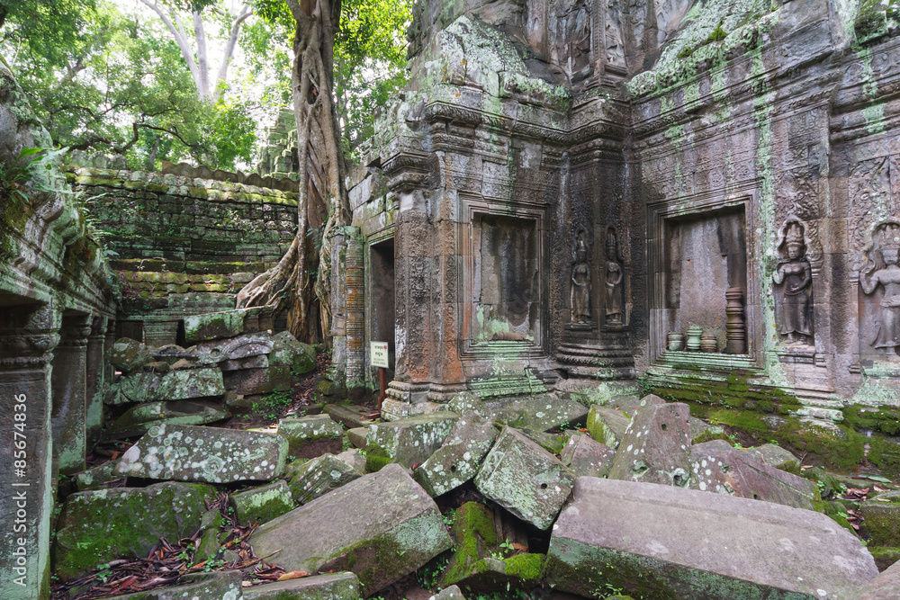 Stone murals and sculptures in Angkor wat, Cambodia