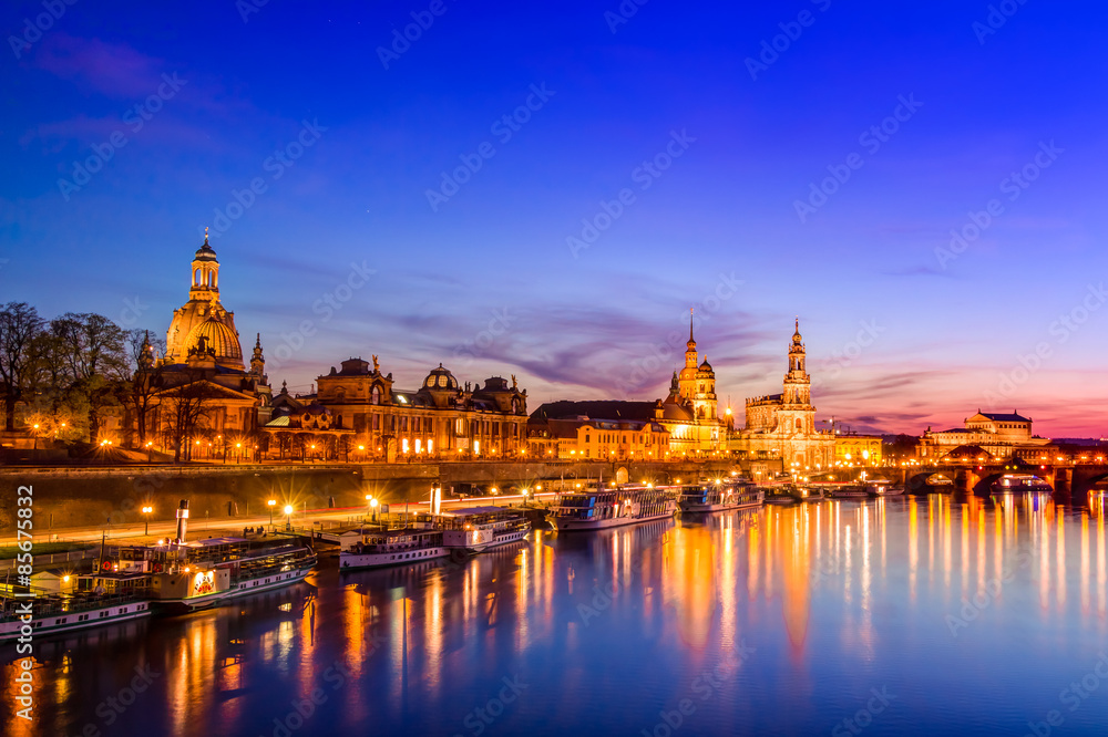 Skyline zu Dresden am Abend
