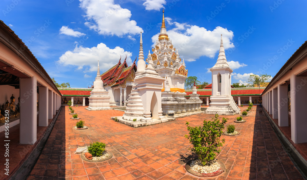 Fototapeta premium Wat Phra Borommathat Chaiya Ratchaworawihan, Surat thani Province, thailand