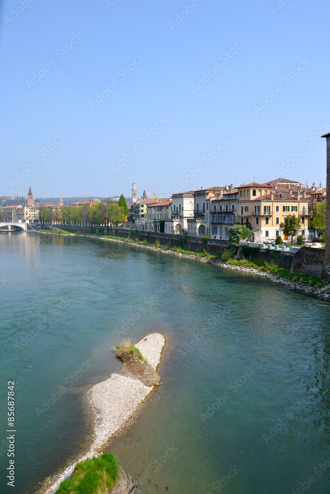 Obraz premium Verona, an ancient castle on the river - Italy