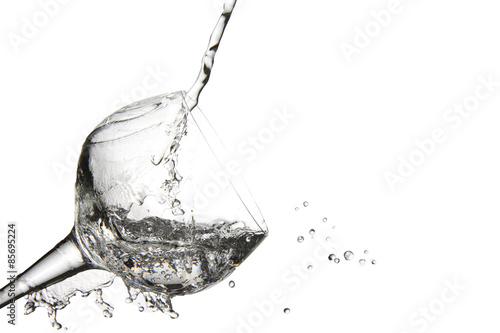 wine glas water splash white © Torben Kasch