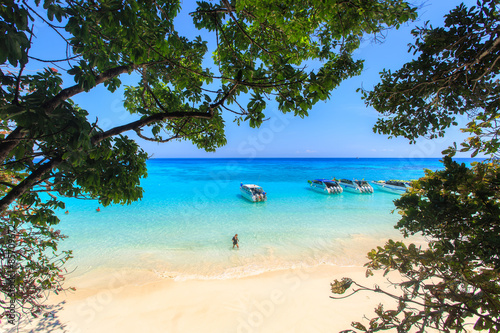 Tropical beach beautiful sea and blue sky at Similan island, Andaman sea, Thailand © Southtownboy Studio