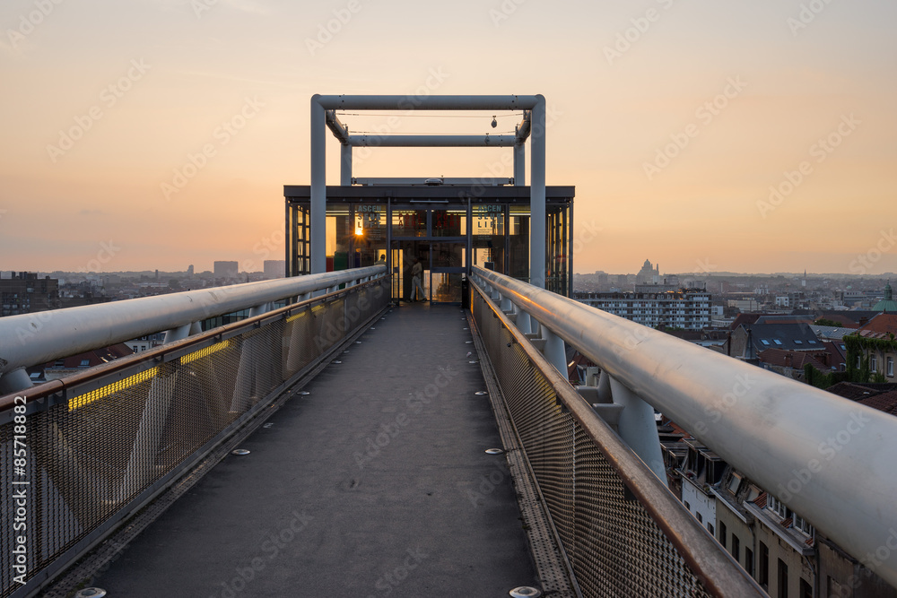 Obraz premium Passage to public lifts in evening sun at Ascenseur des Marolles, Brussels, Belgium