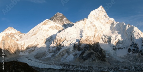Panoramic evening view of Mount Everest from Kala Patthar