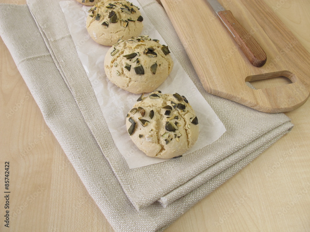 Kürbiskernbrötchen Kürbiskernbrötchen