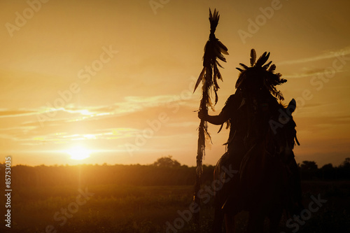 Fotografie, Obraz The Indians are riding a horse