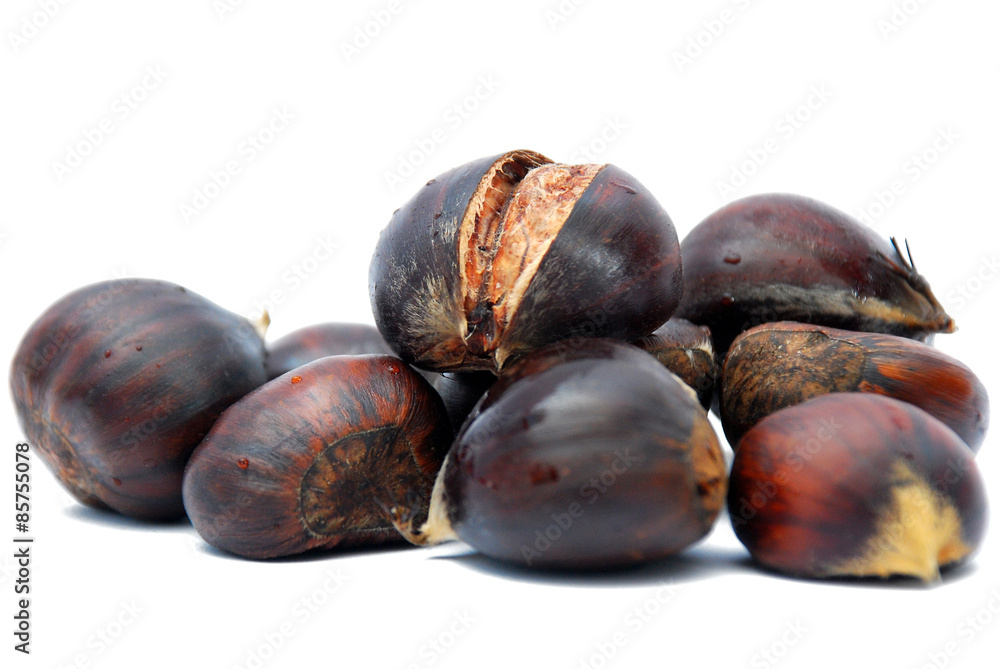 Obraz premium Roasted chestnuts