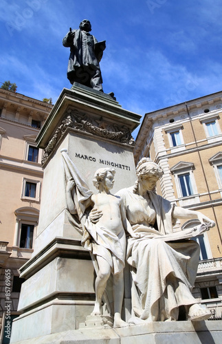 Statue Marco Minghetti in Corso Vittorio Emanuele II, Rome, Ital