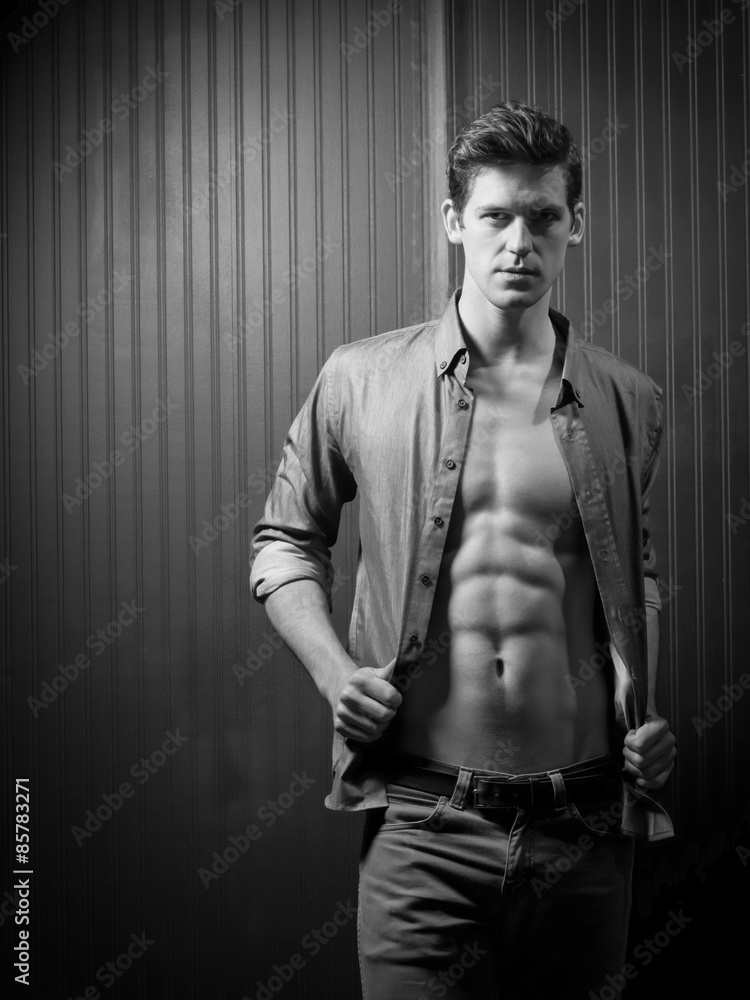 Naklejka premium Slender Male Washboard Abs