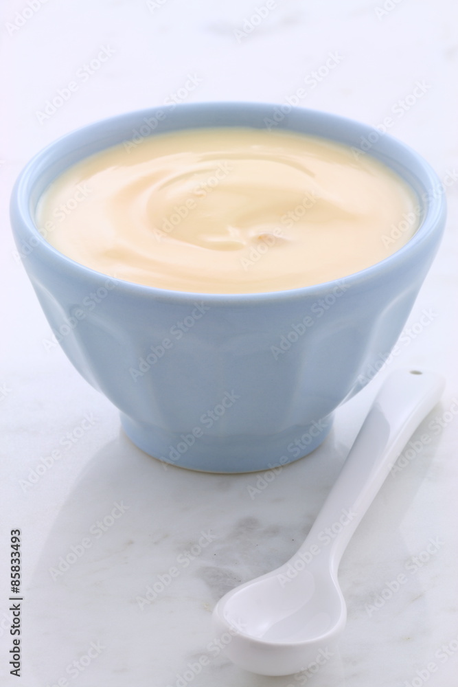 Fresh peach yogurt Fresh peach yogurt