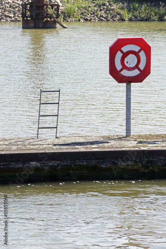 shipping sign photo