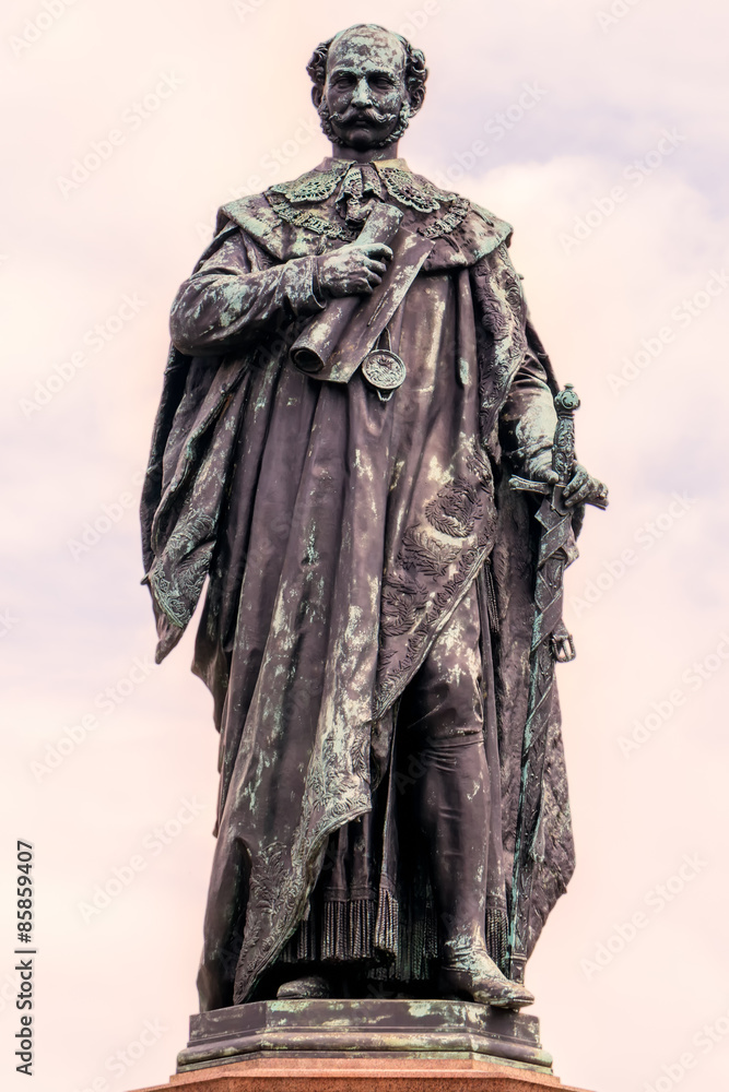 Fototapeta premium Bronzestandbild von Maximilian II.Joseph München