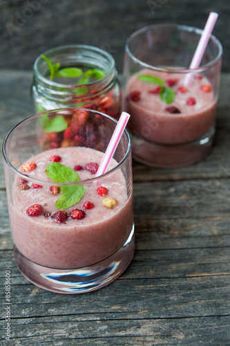 Wild strawberries milkshake