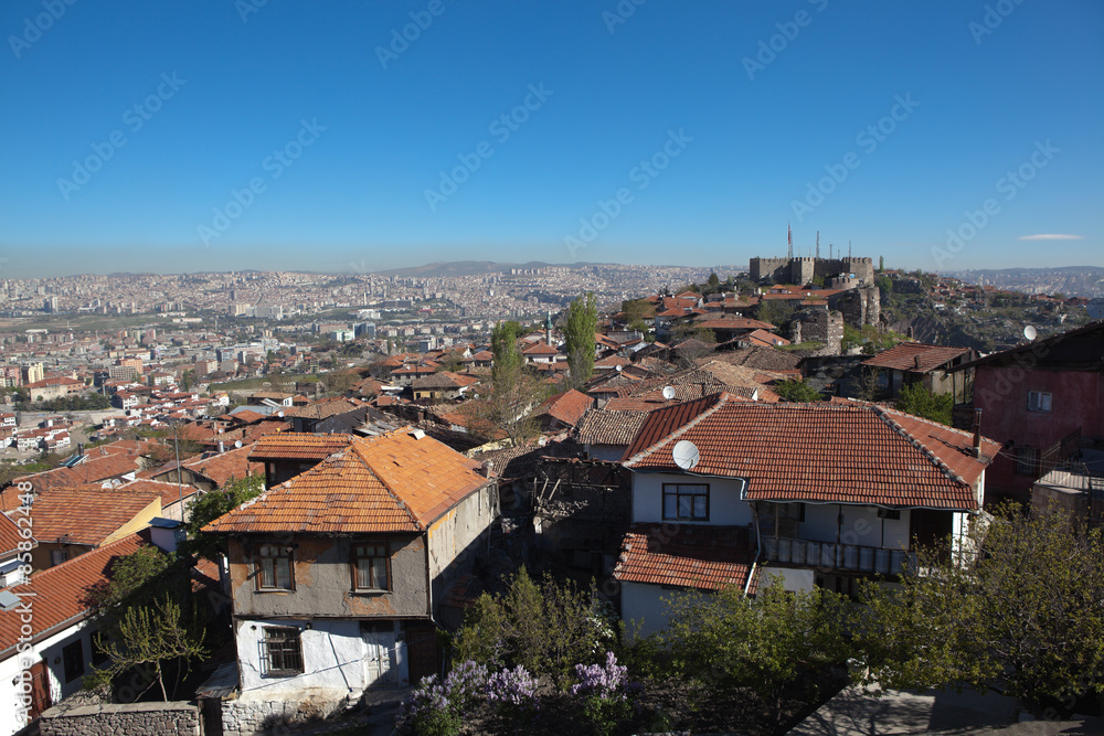 Панорама Анкары и крепость Ак-Кале на холме Хисар.