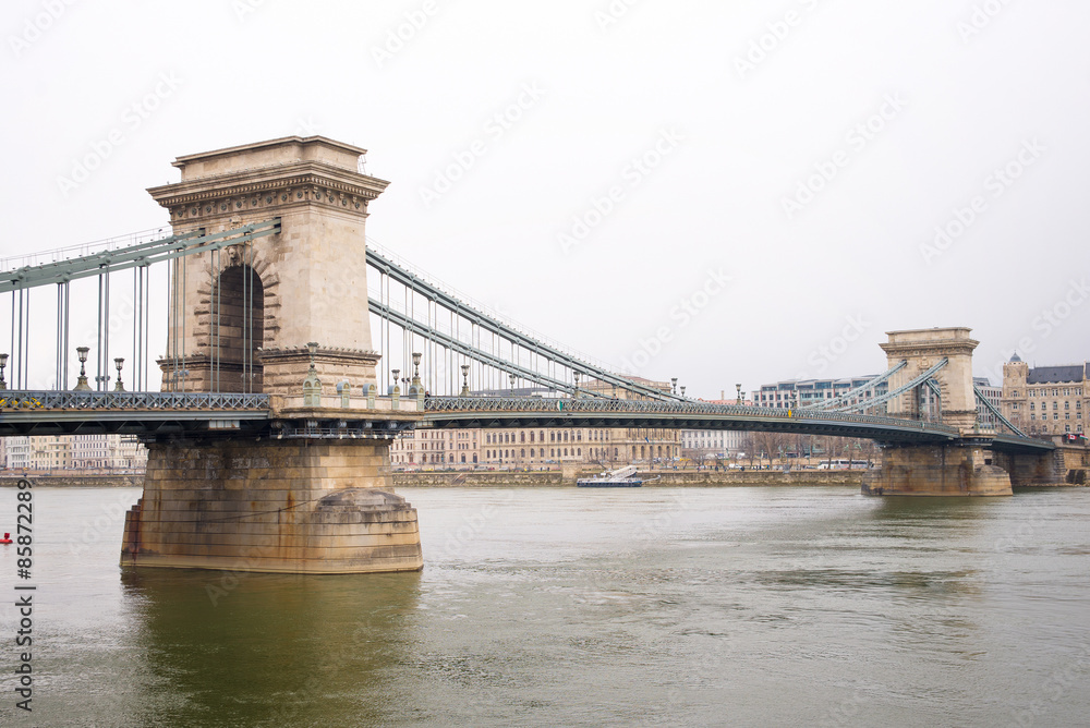 Obraz premium Chain Bridge 