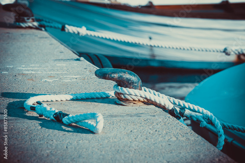 Rope on the prow sea knot transport