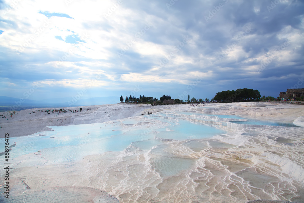 Fototapeta premium Travertines, unique nature wonder in Pamukkale, Turkey