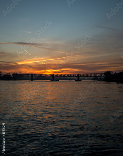Südbrücke Mainz im Sonnenaufgang © parallel_dream