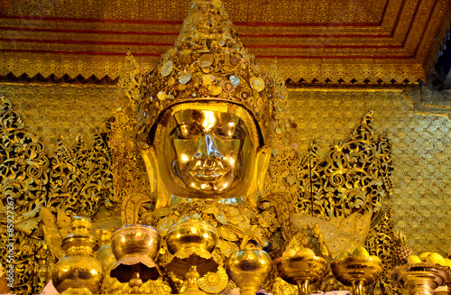 Maha Myat Muni Buddha Image of Mahamuni Buddha Temple