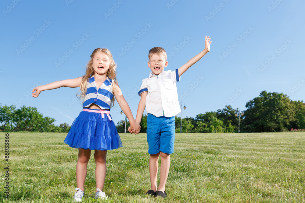 Obraz premium Laughing little children having fun