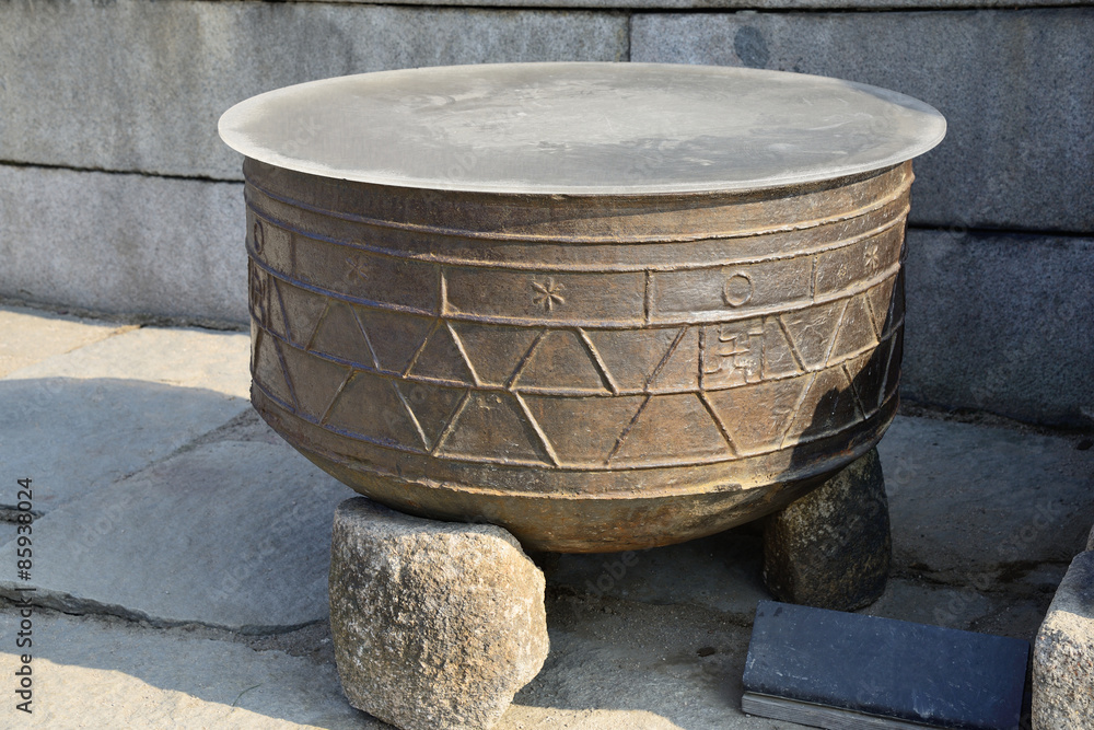 Fototapeta premium large bronze bowl for fire prevention in Gyeongbokgung