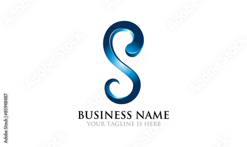 Unique S 3D Tech Logo