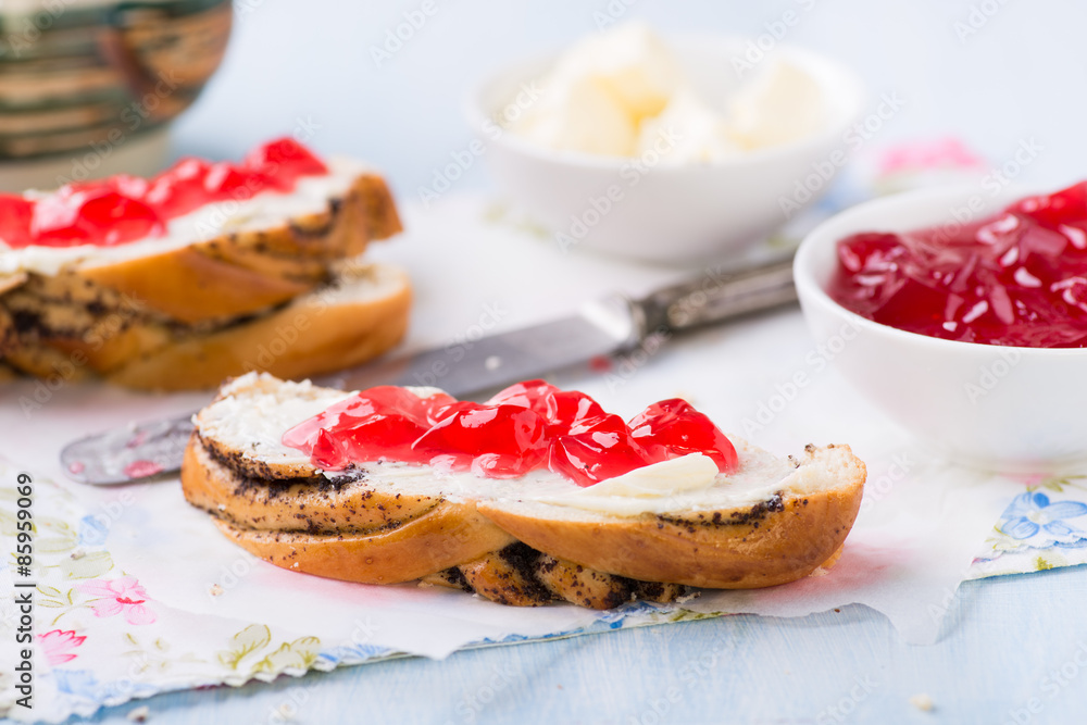Sandwiches with fresh red currant jam Sandwiches with fresh red currant jam
