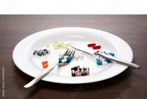 Tabletten auf einem Weissen Teller