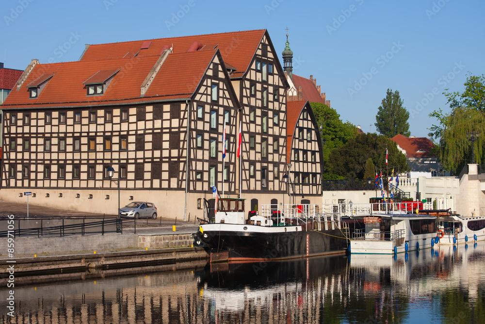 Fototapeta premium Old Granary in Bydgoszcz