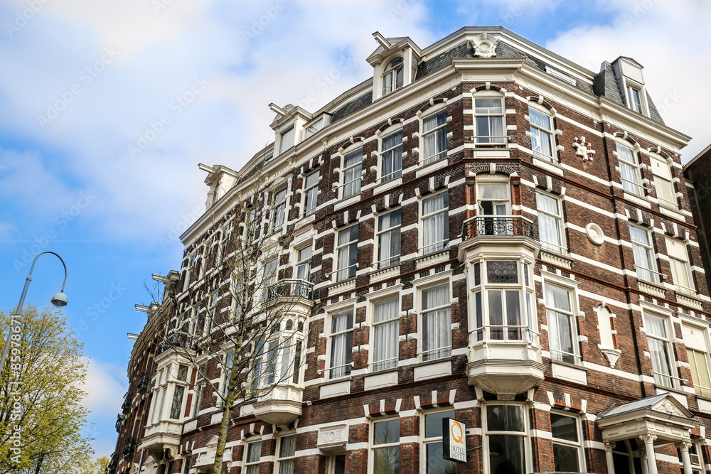 façade bâtiment typique amsterdam