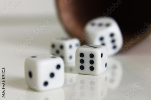 Würfel Wuerfel Wuerfelbecher dice