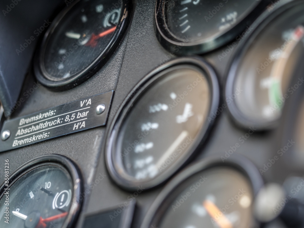 Fototapeta premium Armaturen und Anzeigen