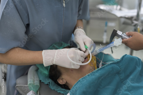 Billede på lærred nurse suction endotracheal tube