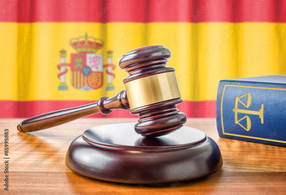 Richterhammer und Gesetzbuch - Spanien