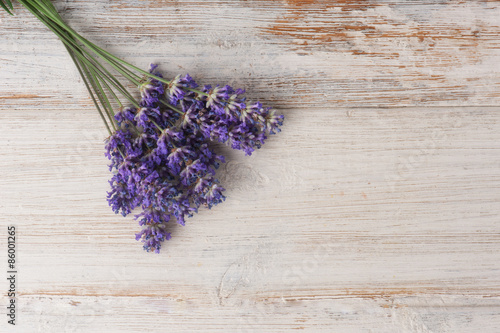 Fototapeta Naklejka Na Ścianę i Meble -  lavender on vintage wood background