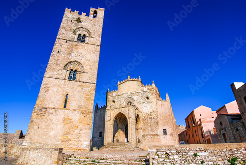 Foto Sicily, Italy, tower of Erice Cathedral