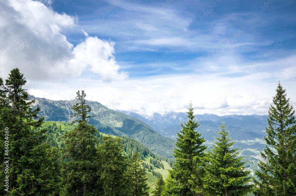 Berglandschaft in Bayern, schöner Ausblick in die Berge